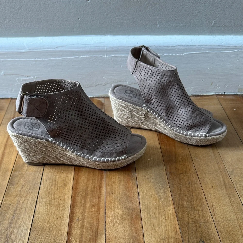 Daisy Fuentes Taupe Perforated Wedge Sandals